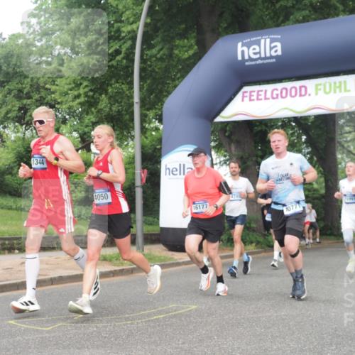 29.06.2025 - hella hamburg halbmarathon KatJ http://msf.ph/oto/8374453 29.06.2025 10:24:12 Zwischen KM18-KM19 1344, 4050, 4740, 7466 meine-sportfotos.de