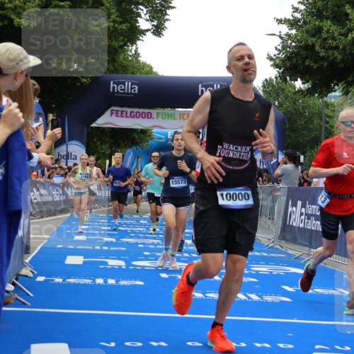 29.06.2025 - hella hamburg halbmarathon Strokosch-Dieckow http://msf.ph/oto/8374549 29.06.2025 10:48:32 Ziel 1163, 1176, 2213, 4553, 5421, 9262, 9538, 10000, 10859, 10860, 11451, 11579, 12149, 12690, 12840, 13962, 14033, 14511, 14990, 15573, 15808, 15917, 17395, 17855, 18251, 18790, 18815, 18923 meine-sportfotos.de