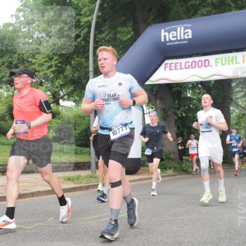 29.06.2025 - hella hamburg halbmarathon KatJ http://msf.ph/oto/8374566 29.06.2025 10:24:13 Zwischen KM18-KM19 1344, 4050, 4740, 7466 meine-sportfotos.de