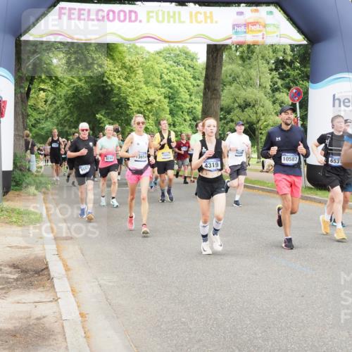 29.06.2025 - hella hamburg halbmarathon MichiJ http://msf.ph/oto/8374603 29.06.2025 10:45:13 Zwischen KM18-KM19 4319, 4379, 6531, 9553, 10212, 10587, 10896, 13654, 13694, 15229, 15824, 16206 meine-sportfotos.de