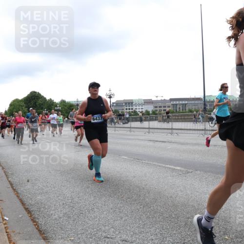 29.06.2025 - hella hamburg halbmarathon Lena Gebhardt http://msf.ph/oto/8374605 29.06.2025 10:49:05 Lombardsbrücke 5551, 6437, 100, 1167, 1525, 1584, 2067, 2160, 2395, 2437, 2438, 2527, 2541, 2713, 2716, 2792, 2927, 3070, 3086, 3215, 3232, 3253, 4403, 4525, 4527, 4589, 4809, 5010, 5118, 5463, 5479, 5480, 5551, 6015, 6437, 6566, 6979, 6989, 7062, 7203, 7931, 7936, 7947, 7948, 8549, 8719, 9245, 9341, 9359, 9552, 10033, 10038, 10081, 10130, 10204, 10366, 10479, 10524, 10654, 10656, 10782, 10785, 11000, 11031, 11192, 11364, 11365, 13845, 16701 meine-sportfotos.de