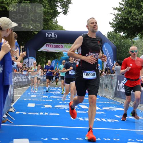 29.06.2025 - hella hamburg halbmarathon Strokosch-Dieckow http://msf.ph/oto/8374628 29.06.2025 10:48:32 Ziel 1163, 1176, 2213, 4553, 5421, 9262, 9538, 10000, 10859, 10860, 11451, 11579, 12149, 12690, 12840, 13962, 14033, 14511, 14990, 15573, 15808, 15917, 17395, 17855, 18251, 18790, 18815, 18923 meine-sportfotos.de