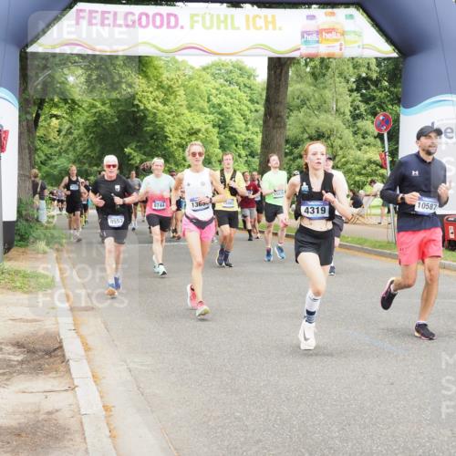 29.06.2025 - hella hamburg halbmarathon MichiJ http://msf.ph/oto/8374657 29.06.2025 10:45:13 Zwischen KM18-KM19 4319, 4379, 6531, 9553, 10212, 10587, 10896, 13654, 13694, 15229, 15824, 16206 meine-sportfotos.de