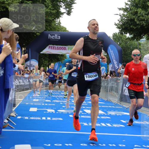 29.06.2025 - hella hamburg halbmarathon Strokosch-Dieckow http://msf.ph/oto/8374676 29.06.2025 10:48:32 Ziel 1163, 1176, 2213, 4553, 5421, 9262, 9538, 10000, 10859, 10860, 11451, 11579, 12149, 12690, 12840, 13962, 14033, 14511, 14990, 15573, 15808, 15917, 17395, 17855, 18251, 18790, 18815, 18923 meine-sportfotos.de
