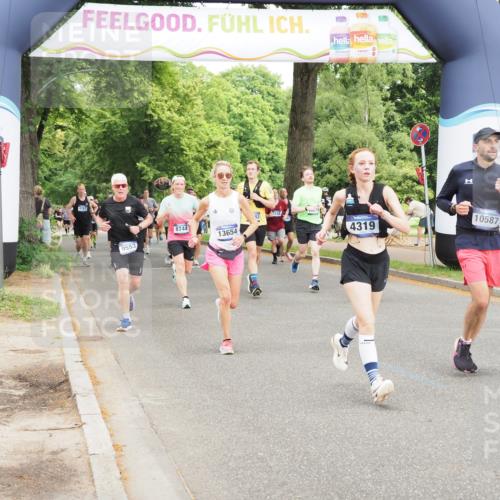 29.06.2025 - hella hamburg halbmarathon MichiJ http://msf.ph/oto/8374685 29.06.2025 10:45:13 Zwischen KM18-KM19 4319, 4379, 6531, 9553, 10212, 10587, 10896, 13654, 13694, 15229, 15824, 16206 meine-sportfotos.de