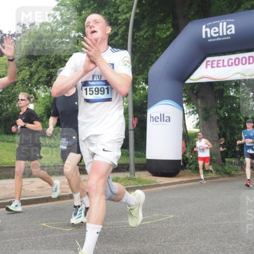 29.06.2025 - hella hamburg halbmarathon KatJ http://msf.ph/oto/8374723 29.06.2025 10:24:14 Zwischen KM18-KM19 1344, 4050, 4740, 7466 meine-sportfotos.de