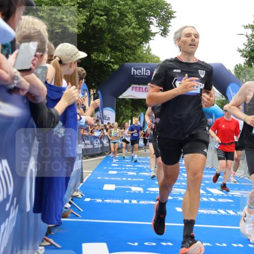 29.06.2025 - hella hamburg halbmarathon Strokosch-Dieckow http://msf.ph/oto/8374760 29.06.2025 10:48:31 Ziel 1163, 1176, 2213, 3747, 4553, 5362, 5421, 6081, 9262, 9538, 10000, 10859, 10860, 11451, 11579, 12149, 12549, 12690, 12840, 13962, 14033, 14990, 15573, 15808, 15917, 17395, 17855, 18251, 18790, 18815, 18923 meine-sportfotos.de