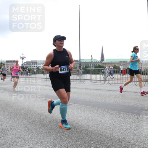 29.06.2025 - hella hamburg halbmarathon Lena Gebhardt http://msf.ph/oto/8374825 29.06.2025 10:49:06 Lombardsbrücke 5480, 6437, 1167, 1525, 2067, 2160, 2395, 2437, 2438, 2527, 2541, 2713, 2716, 2792, 2927, 3070, 3086, 3215, 3232, 3253, 4403, 4525, 4527, 4589, 4809, 5010, 5106, 5118, 5463, 5479, 5480, 5551, 6015, 6437, 6566, 6979, 6989, 7062, 7203, 7301, 7931, 7936, 7947, 7948, 8549, 9245, 9341, 9359, 9552, 10033, 10038, 10081, 10130, 10204, 10333, 10366, 10479, 10524, 10654, 10656, 10782, 10785, 11000, 11031, 11192, 11364, 11365, 13845, 16701 meine-sportfotos.de