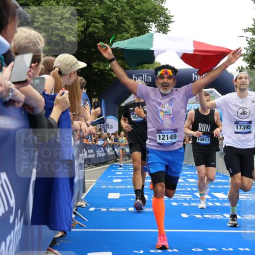 29.06.2025 - hella hamburg halbmarathon Strokosch-Dieckow http://msf.ph/oto/8374868 29.06.2025 10:48:30 Ziel 1163, 1176, 2213, 3747, 4553, 5362, 5421, 6081, 9262, 9538, 10000, 10859, 10860, 11451, 11579, 12149, 12549, 12690, 12840, 13962, 14033, 14990, 15573, 15808, 15917, 17395, 17855, 18251, 18790, 18815, 18923 meine-sportfotos.de