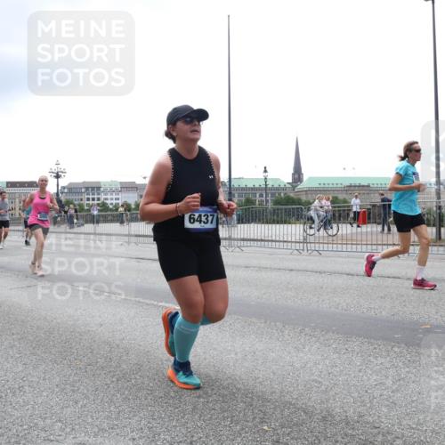 29.06.2025 - hella hamburg halbmarathon Lena Gebhardt http://msf.ph/oto/8374884 29.06.2025 10:49:06 Lombardsbrücke 480, 5479, 5551, 6437, 1167, 1525, 2067, 2160, 2395, 2437, 2438, 2527, 2541, 2713, 2716, 2792, 2927, 3070, 3086, 3215, 3232, 3253, 4403, 4525, 4527, 4589, 4809, 5010, 5106, 5118, 5463, 5479, 5480, 5551, 6015, 6437, 6566, 6979, 6989, 7062, 7203, 7301, 7931, 7936, 7947, 7948, 8549, 9245, 9341, 9359, 9552, 10033, 10038, 10081, 10130, 10204, 10333, 10366, 10479, 10524, 10654, 10656, 10782, 10785, 11000, 11031, 11192, 11364, 11365, 13845, 16701 meine-sportfotos.de