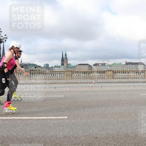 29.06.2025 - hella hamburg halbmarathon Lena Gebhardt http://msf.ph/oto/8374941 29.06.2025 09:13:05 Lombardsbrücke 49 meine-sportfotos.de