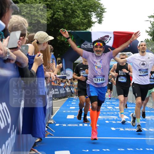 29.06.2025 - hella hamburg halbmarathon Strokosch-Dieckow http://msf.ph/oto/8374942 29.06.2025 10:48:30 Ziel 1163, 1176, 2213, 3747, 4553, 5362, 5421, 6081, 9262, 9538, 10000, 10859, 10860, 11451, 11579, 12149, 12549, 12690, 12840, 13962, 14033, 14990, 15573, 15808, 15917, 17395, 17855, 18251, 18790, 18815, 18923 meine-sportfotos.de