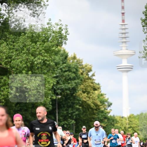 29.06.2025 - hella hamburg halbmarathon Dr. Thomas Lammeyer http://msf.ph/oto/8374994 29.06.2025 10:42:22 Kennedybrücke 1394, 1578, 1791, 1901, 1985, 2124, 3010, 3246, 3286, 3633, 3635, 3636, 3716, 3880, 4414, 4921, 5139, 5713, 5790, 5875, 6697, 6930, 7148, 7244, 7629, 8539, 8615, 8696, 9391, 9524, 10025, 10146, 11087, 11152, 11164 meine-sportfotos.de