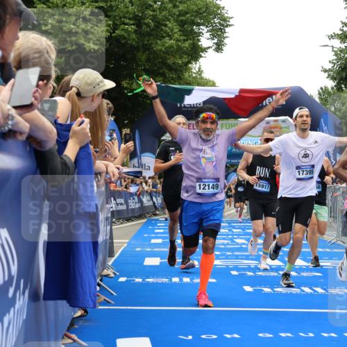 29.06.2025 - hella hamburg halbmarathon Strokosch-Dieckow http://msf.ph/oto/8375076 29.06.2025 10:48:30 Ziel 1163, 1176, 2213, 3747, 4553, 5362, 5421, 6081, 9262, 9538, 10000, 10859, 10860, 11451, 11579, 12149, 12549, 12690, 12840, 13962, 14033, 14990, 15573, 15808, 15917, 17395, 17855, 18251, 18790, 18815, 18923 meine-sportfotos.de