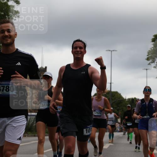 29.06.2025 - hella hamburg halbmarathon Yannick Fuchs http://msf.ph/oto/8375134 29.06.2025 10:54:07 20KM 1019, 1544, 2011, 2091, 2167, 2730, 3169, 3780, 4013, 5272, 6327, 6470, 7259, 8509, 8749, 9006, 9434, 9741, 10271, 10281, 10301, 12422, 12446, 13036, 13847, 13993, 14224, 14471, 14577, 14823, 15083, 15344, 15673, 15901, 16439, 16608, 18130, 18200, 18202, 18254, 18624, 18701, 19178 meine-sportfotos.de