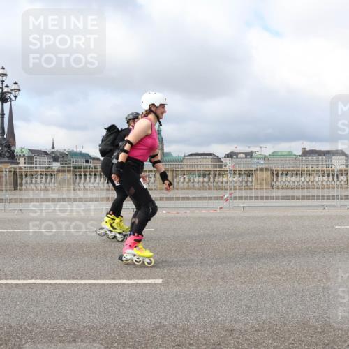 29.06.2025 - hella hamburg halbmarathon Lena Gebhardt http://msf.ph/oto/8375165 29.06.2025 09:13:05 Lombardsbrücke  meine-sportfotos.de
