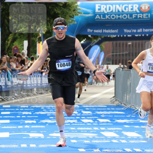 29.06.2025 - hella hamburg halbmarathon Strokosch-Dieckow http://msf.ph/oto/8375184 29.06.2025 10:26:40 Ziel 1065, 1577, 9565, 10848, 19076 meine-sportfotos.de