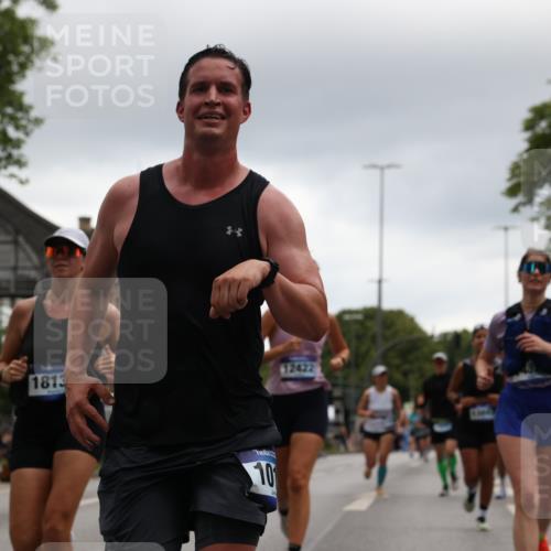29.06.2025 - hella hamburg halbmarathon Yannick Fuchs http://msf.ph/oto/8375194 29.06.2025 10:54:08 20KM 1019, 1544, 2011, 2091, 2167, 2730, 3169, 3780, 4013, 5272, 6327, 6470, 7259, 8509, 8749, 9006, 9434, 10271, 10281, 10301, 12422, 12446, 13847, 13993, 14224, 14471, 14577, 14823, 15344, 15673, 15901, 16439, 16608, 17825, 18130, 18200, 18202, 18254, 18624, 18701, 19159 meine-sportfotos.de