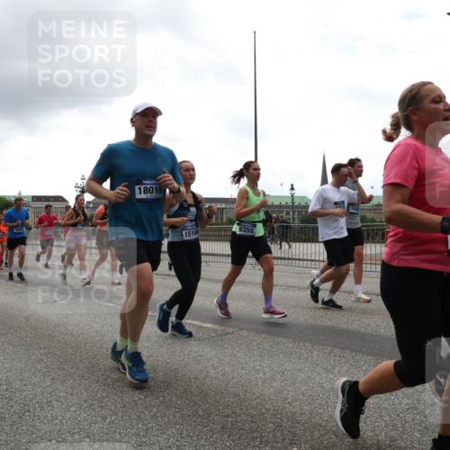 29.06.2025 - hella hamburg halbmarathon Lena Gebhardt http://msf.ph/oto/8375209 29.06.2025 10:49:11 Lombardsbrücke 6566, 18016, 15100, 9359, 155, 54, 1525, 2067, 2160, 2395, 2437, 2438, 2527, 2541, 2713, 2792, 2927, 3070, 3086, 3183, 3215, 3232, 3253, 3383, 4403, 4525, 4527, 4589, 4769, 4809, 5010, 5106, 5118, 5463, 5479, 5480, 5551, 6015, 6437, 6566, 6979, 6989, 7062, 7203, 7301, 7650, 7931, 7936, 8549, 9245, 9261, 9341, 9359, 9552, 10033, 10038, 10081, 10130, 10333, 10366, 10479, 10524, 10654, 10656, 10782, 10785, 11000, 11031, 11192, 11364, 11365, 11558 meine-sportfotos.de
