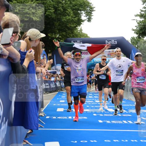 29.06.2025 - hella hamburg halbmarathon Strokosch-Dieckow http://msf.ph/oto/8375256 29.06.2025 10:48:29 Ziel 1163, 1176, 2213, 3747, 5362, 5421, 5528, 6081, 6923, 8216, 9262, 10000, 10860, 11451, 11579, 12149, 12549, 12690, 12840, 13962, 14033, 14990, 15573, 15808, 15917, 17395, 17855, 18251, 18790, 18815, 18923 meine-sportfotos.de