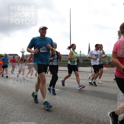 29.06.2025 - hella hamburg halbmarathon Lena Gebhardt http://msf.ph/oto/8375266 29.06.2025 10:49:11 Lombardsbrücke 6566, 3253, 18016, 1577, 15100, 9359, 15631, 15631, 155, 548, 1525, 2067, 2160, 2395, 2437, 2438, 2527, 2541, 2713, 2792, 2927, 3070, 3086, 3183, 3215, 3232, 3253, 3383, 4403, 4525, 4527, 4589, 4769, 4809, 5010, 5106, 5118, 5463, 5479, 5480, 5551, 6015, 6437, 6566, 6979, 6989, 7062, 7203, 7301, 7650, 7931, 7936, 8549, 9245, 9261, 9341, 9359, 9552, 10033, 10038, 10081, 10130, 10333, 10366, 10479, 10524, 10654, 10656, 10782, 10785, 11000, 11031, 11192, 11364, 11365, 11558 meine-sportfotos.de