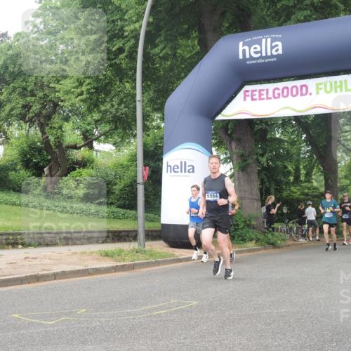29.06.2025 - hella hamburg halbmarathon KatJ http://msf.ph/oto/8375322 29.06.2025 10:24:21 Zwischen KM18-KM19 1562, 5554, 6032 meine-sportfotos.de