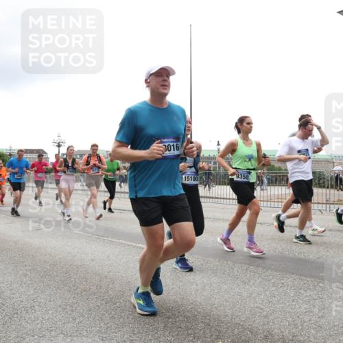 29.06.2025 - hella hamburg halbmarathon Lena Gebhardt http://msf.ph/oto/8375325 29.06.2025 10:49:11 Lombardsbrücke 6566, 96, 17693, 15771, 3016, 15100, 9359, 5631, 1525, 2067, 2160, 2395, 2437, 2438, 2527, 2541, 2713, 2792, 2927, 3070, 3086, 3183, 3215, 3232, 3253, 3383, 4403, 4525, 4527, 4589, 4769, 4809, 5010, 5106, 5118, 5463, 5479, 5480, 5551, 6015, 6437, 6566, 6979, 6989, 7062, 7203, 7301, 7650, 7931, 7936, 8549, 9245, 9261, 9341, 9359, 9552, 10033, 10038, 10081, 10130, 10333, 10366, 10479, 10524, 10654, 10656, 10782, 10785, 11000, 11031, 11192, 11364, 11365, 11558 meine-sportfotos.de