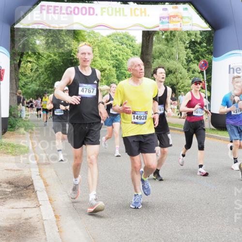 29.06.2025 - hella hamburg halbmarathon MichiJ http://msf.ph/oto/8375360 29.06.2025 10:45:19 Zwischen KM18-KM19 1319, 4379, 4708, 4767, 5084, 6138, 6147, 6531, 8744, 9553, 9555, 10518, 10587, 11846, 12879, 13407, 13654, 13761, 14928, 15083, 15217, 15229, 15434, 16189, 16206, 16608, 17346 meine-sportfotos.de