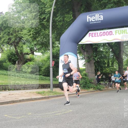 29.06.2025 - hella hamburg halbmarathon KatJ http://msf.ph/oto/8375362 29.06.2025 10:24:21 Zwischen KM18-KM19 1562, 5554, 6032 meine-sportfotos.de