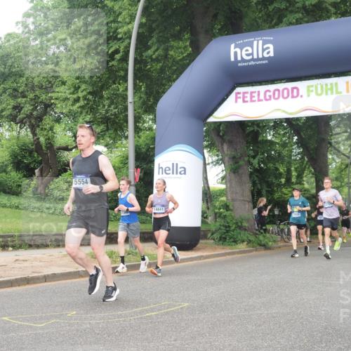 29.06.2025 - hella hamburg halbmarathon KatJ http://msf.ph/oto/8375456 29.06.2025 10:24:22 Zwischen KM18-KM19 1562, 5554, 6032 meine-sportfotos.de