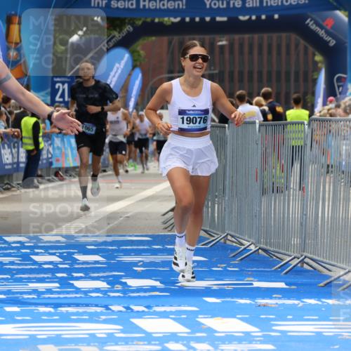 29.06.2025 - hella hamburg halbmarathon Strokosch-Dieckow http://msf.ph/oto/8375539 29.06.2025 10:26:39 Ziel 1065, 1577, 9565, 10848, 19076 meine-sportfotos.de