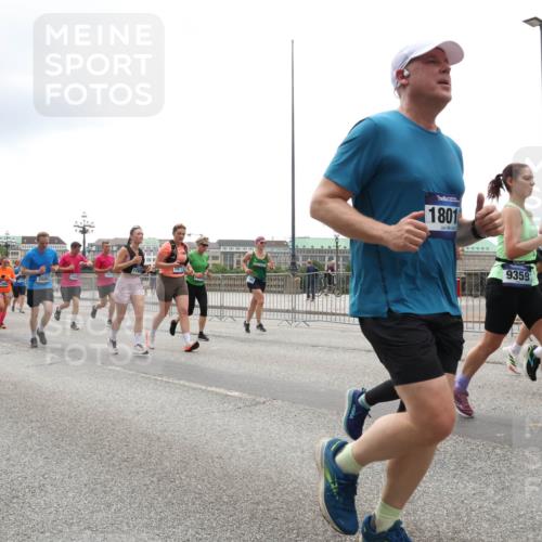 29.06.2025 - hella hamburg halbmarathon Lena Gebhardt http://msf.ph/oto/8375561 29.06.2025 10:49:11 Lombardsbrücke 11601, 6566, 96, 96, 6979, 1408, 3086, 1769, 1801, 9359, 15, 1525, 2067, 2160, 2395, 2437, 2438, 2527, 2541, 2713, 2792, 2927, 3070, 3086, 3183, 3215, 3232, 3253, 3383, 4403, 4525, 4527, 4589, 4769, 4809, 5010, 5106, 5118, 5463, 5479, 5480, 5551, 6015, 6437, 6566, 6979, 6989, 7062, 7203, 7301, 7650, 7931, 7936, 8549, 9245, 9261, 9341, 9359, 9552, 10033, 10038, 10081, 10130, 10333, 10366, 10479, 10524, 10654, 10656, 10782, 10785, 11000, 11031, 11192, 11364, 11365, 11558 meine-sportfotos.de