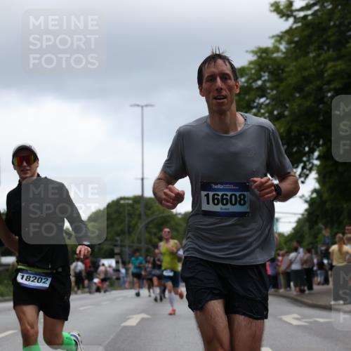 29.06.2025 - hella hamburg halbmarathon Yannick Fuchs http://msf.ph/oto/8375610 29.06.2025 10:54:12 20KM 1019, 1544, 2011, 2091, 2167, 2730, 3169, 3780, 4013, 5272, 7259, 8003, 8509, 8749, 9006, 9434, 10271, 10281, 10301, 11041, 11366, 12422, 12446, 13847, 13993, 14224, 14577, 14823, 15344, 15673, 15901, 16439, 16608, 17825, 18130, 18200, 18202, 18254, 18624, 18701, 19159 meine-sportfotos.de