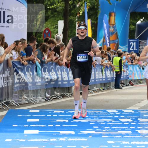 29.06.2025 - hella hamburg halbmarathon Strokosch-Dieckow http://msf.ph/oto/8375689 29.06.2025 10:26:37 Ziel 1065, 1577, 9565, 10848, 19076 meine-sportfotos.de