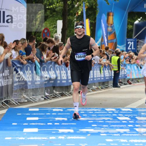 29.06.2025 - hella hamburg halbmarathon Strokosch-Dieckow http://msf.ph/oto/8375736 29.06.2025 10:26:37 Ziel 1065, 1577, 9565, 10848, 19076 meine-sportfotos.de