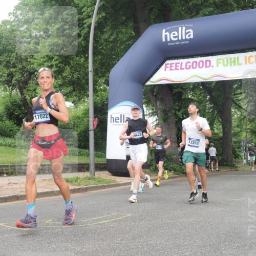 29.06.2025 - hella hamburg halbmarathon KatJ http://msf.ph/oto/8375759 29.06.2025 10:24:26 Zwischen KM18-KM19 1562, 1889, 4944, 5554 meine-sportfotos.de