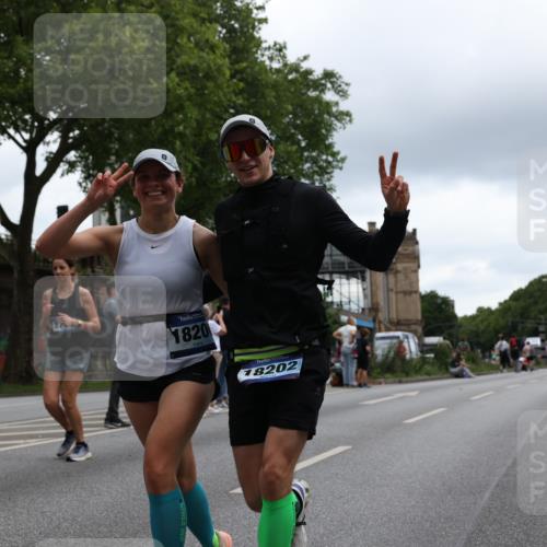 29.06.2025 - hella hamburg halbmarathon Yannick Fuchs http://msf.ph/oto/8375760 29.06.2025 10:54:13 20KM 1019, 1544, 1681, 2011, 2091, 2167, 2730, 3780, 4013, 5272, 7259, 8003, 8509, 8749, 9006, 9434, 10271, 10281, 10301, 11041, 11366, 12422, 12446, 13847, 13993, 14224, 14577, 14823, 15344, 15673, 15901, 16439, 16608, 17825, 18130, 18200, 18202, 18254, 18624, 18701, 19159 meine-sportfotos.de
