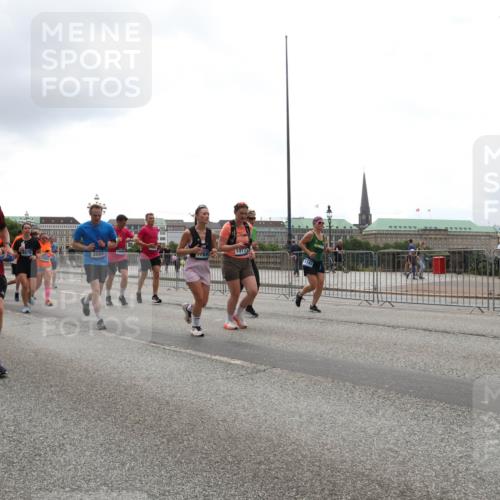 29.06.2025 - hella hamburg halbmarathon Lena Gebhardt http://msf.ph/oto/8375764 29.06.2025 10:49:12 Lombardsbrücke 96, 3086, 769, 1570, 1525, 1625, 2067, 2160, 2395, 2527, 2541, 2713, 2792, 2927, 3070, 3086, 3183, 3215, 3232, 3253, 3383, 3943, 4403, 4525, 4527, 4589, 4769, 4809, 5106, 5118, 5463, 5479, 5480, 5551, 6015, 6437, 6566, 6979, 6989, 7062, 7301, 7650, 7931, 7936, 8549, 9245, 9261, 9341, 9359, 9552, 10033, 10038, 10081, 10130, 10333, 10366, 10479, 10524, 10654, 10656, 10782, 10785, 11000, 11031, 11192, 11364, 11365, 11558 meine-sportfotos.de