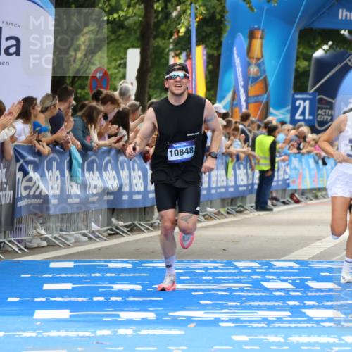 29.06.2025 - hella hamburg halbmarathon Strokosch-Dieckow http://msf.ph/oto/8375798 29.06.2025 10:26:37 Ziel 1065, 1577, 9565, 10848, 19076 meine-sportfotos.de