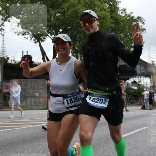 29.06.2025 - hella hamburg halbmarathon Yannick Fuchs http://msf.ph/oto/8375815 29.06.2025 10:54:13 20KM 1019, 1544, 1681, 2011, 2091, 2167, 2730, 3780, 4013, 5272, 7259, 8003, 8509, 8749, 9006, 9434, 10271, 10281, 10301, 11041, 11366, 12422, 12446, 13847, 13993, 14224, 14577, 14823, 15344, 15673, 15901, 16439, 16608, 17825, 18130, 18200, 18202, 18254, 18624, 18701, 19159 meine-sportfotos.de