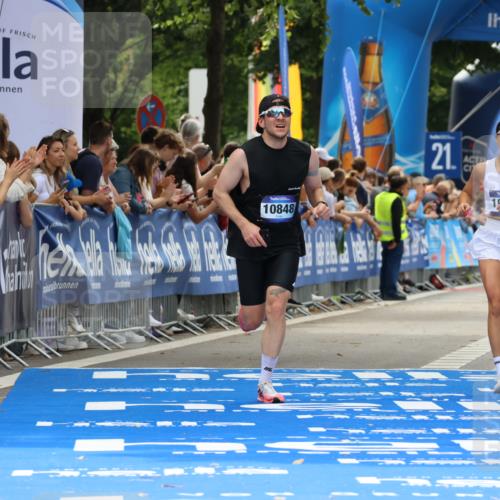 29.06.2025 - hella hamburg halbmarathon Strokosch-Dieckow http://msf.ph/oto/8375837 29.06.2025 10:26:37 Ziel 1065, 1577, 9565, 10848, 19076 meine-sportfotos.de