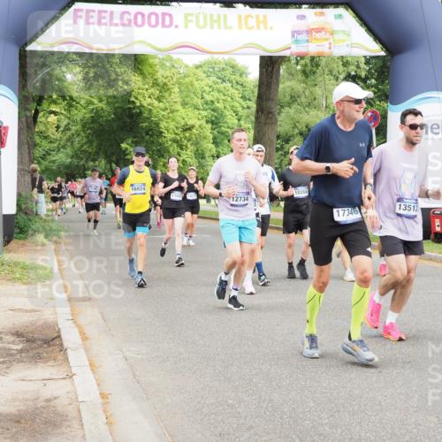 29.06.2025 - hella hamburg halbmarathon MichiJ http://msf.ph/oto/8375961 29.06.2025 10:45:24 Zwischen KM18-KM19 1319, 2159, 4767, 5084, 6138, 7189, 9655, 10268, 11605, 11846, 12734, 12779, 13407, 13512, 14673, 15217, 15434, 16189, 16409, 16563, 16608, 16924, 17346, 17967, 18327 meine-sportfotos.de
