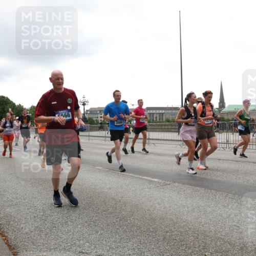 29.06.2025 - hella hamburg halbmarathon Lena Gebhardt http://msf.ph/oto/8375972 29.06.2025 10:49:13 Lombardsbrücke 11601, 17267, 96, 566, 14081, 3086, 1577, 11192, 1525, 1625, 2067, 2160, 2395, 2527, 2541, 2713, 2792, 2927, 3070, 3086, 3183, 3215, 3232, 3253, 3383, 3943, 4403, 4525, 4527, 4589, 4769, 4809, 5106, 5118, 5463, 5479, 5480, 5551, 6015, 6191, 6437, 6566, 6979, 6989, 7062, 7301, 7650, 7931, 7936, 8549, 9245, 9261, 9341, 9359, 9552, 10033, 10038, 10081, 10130, 10333, 10479, 10524, 10656, 10782, 10785, 11000, 11031, 11192, 11364, 11365, 11558 meine-sportfotos.de
