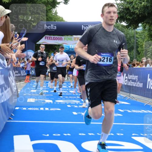 29.06.2025 - hella hamburg halbmarathon Strokosch-Dieckow http://msf.ph/oto/8375975 29.06.2025 10:48:23 Ziel 1537, 3747, 5129, 5362, 5528, 6081, 6923, 7367, 8216, 9262, 9770, 10860, 11451, 11467, 12149, 12549, 12690, 12840, 13962, 14033, 14990, 15735, 15808, 17395, 17745, 17855, 17982, 18251, 18790, 18923, 18963 meine-sportfotos.de