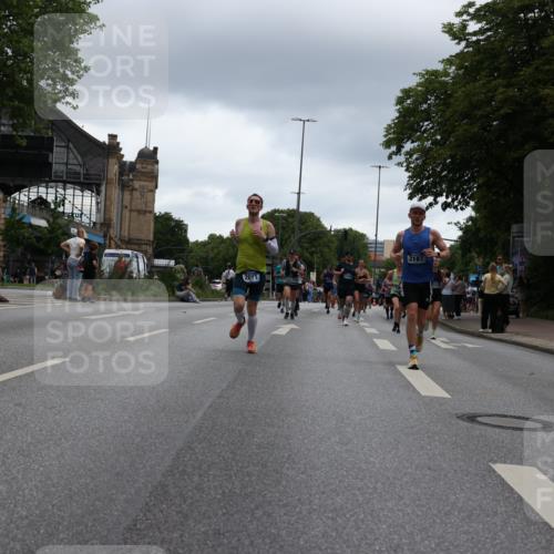 29.06.2025 - hella hamburg halbmarathon Yannick Fuchs http://msf.ph/oto/8376005 29.06.2025 10:54:15 20KM 1019, 1681, 2011, 2091, 2167, 2363, 2730, 3780, 4013, 5272, 7259, 8003, 8509, 8749, 9006, 9434, 10271, 10281, 10301, 11041, 11366, 12422, 12446, 13488, 13847, 13993, 14224, 14577, 14823, 15344, 15901, 16439, 16608, 17491, 17825, 18130, 18200, 18202, 18254, 18624, 18701, 19159 meine-sportfotos.de