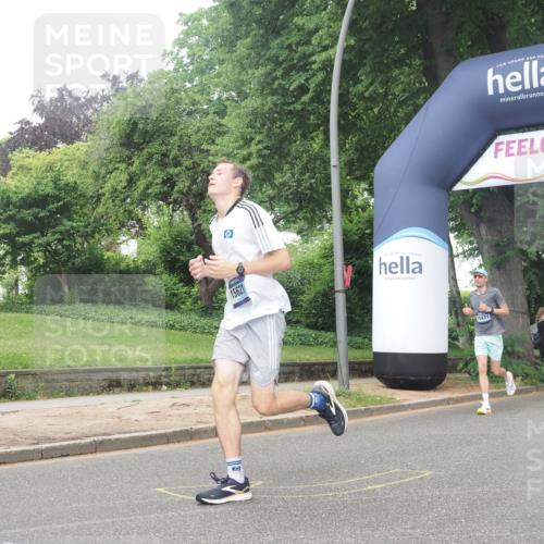 29.06.2025 - hella hamburg halbmarathon KatJ http://msf.ph/oto/8376020 29.06.2025 10:24:32 Zwischen KM18-KM19  meine-sportfotos.de