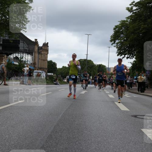29.06.2025 - hella hamburg halbmarathon Yannick Fuchs http://msf.ph/oto/8376021 29.06.2025 10:54:15 20KM 1019, 1681, 2011, 2091, 2167, 2363, 2730, 3780, 4013, 5272, 7259, 8003, 8509, 8749, 9006, 9434, 10271, 10281, 10301, 11041, 11366, 12422, 12446, 13488, 13847, 13993, 14224, 14577, 14823, 15344, 15901, 16439, 16608, 17491, 17825, 18130, 18200, 18202, 18254, 18624, 18701, 19159 meine-sportfotos.de