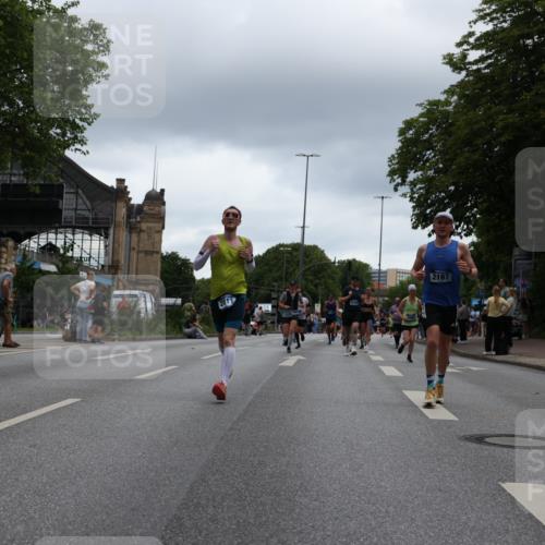 29.06.2025 - hella hamburg halbmarathon Yannick Fuchs http://msf.ph/oto/8376048 29.06.2025 10:54:15 20KM 1019, 1681, 2011, 2091, 2167, 2363, 2730, 3780, 4013, 5272, 7259, 8003, 8509, 8749, 9006, 9434, 10271, 10281, 10301, 11041, 11366, 12422, 12446, 13488, 13847, 13993, 14224, 14577, 14823, 15344, 15901, 16439, 16608, 17491, 17825, 18130, 18200, 18202, 18254, 18624, 18701, 19159 meine-sportfotos.de