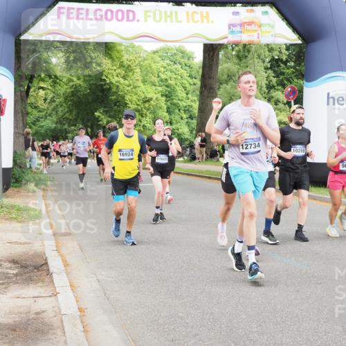 29.06.2025 - hella hamburg halbmarathon MichiJ http://msf.ph/oto/8376067 29.06.2025 10:45:24 Zwischen KM18-KM19 1319, 2159, 4767, 5084, 6138, 7189, 9655, 10268, 11605, 11846, 12734, 12779, 13407, 13512, 14673, 15217, 15434, 16189, 16409, 16563, 16608, 16924, 17346, 17967, 18327 meine-sportfotos.de