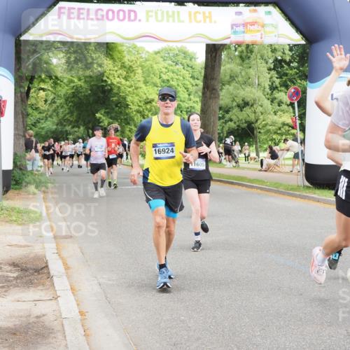 29.06.2025 - hella hamburg halbmarathon MichiJ http://msf.ph/oto/8376193 29.06.2025 10:45:25 Zwischen KM18-KM19 1319, 2159, 4767, 5084, 7189, 9655, 10268, 11605, 11846, 12734, 12779, 13512, 14673, 15217, 16409, 16563, 16608, 16924, 17346, 17967, 18327 meine-sportfotos.de